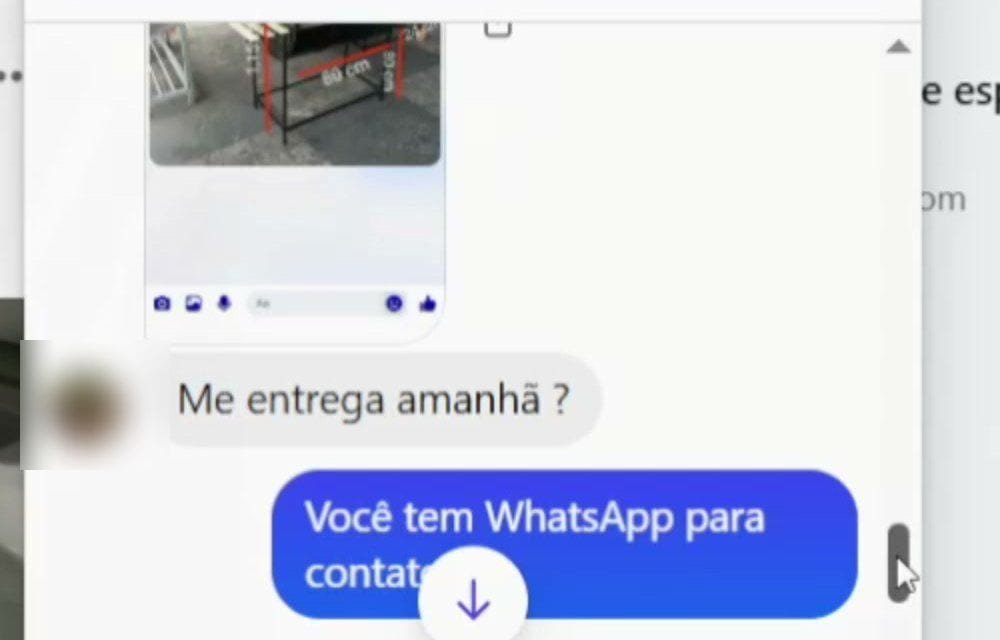 Conversa no Messenger em que a cliente pergunta Me entrega amanhã e o vendedor responde Você tem WhatsApp para contato