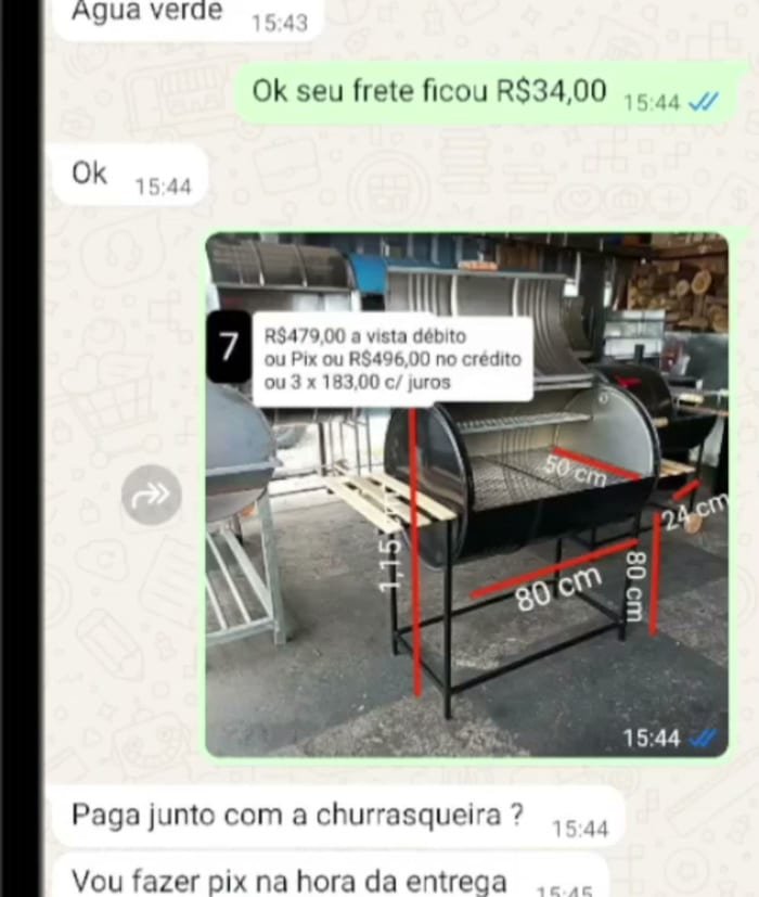Conversa no WhatsApp com o valor do frete, a foto do produto com as medidas e as formas de pagamento, e a cliente perguntando se paga junto com a churrasqueira na hora da entrega